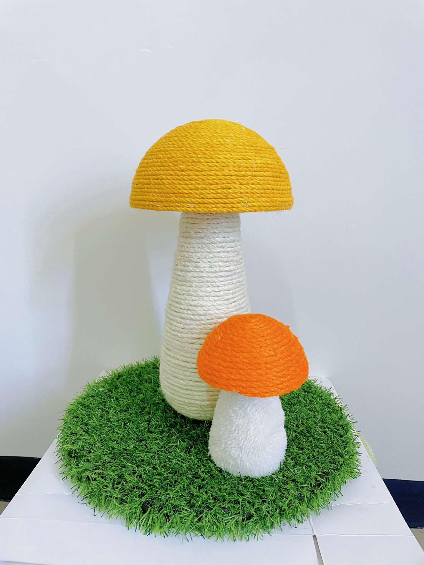 Forest Mushroom Scratcher